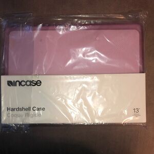 New hard shell incase (case only) fits 13” MacBook Air  2020; not the computer.